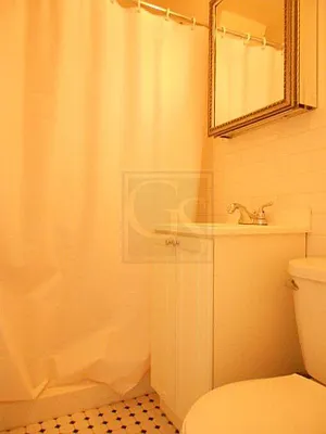 Rented by Gold Star | media 10