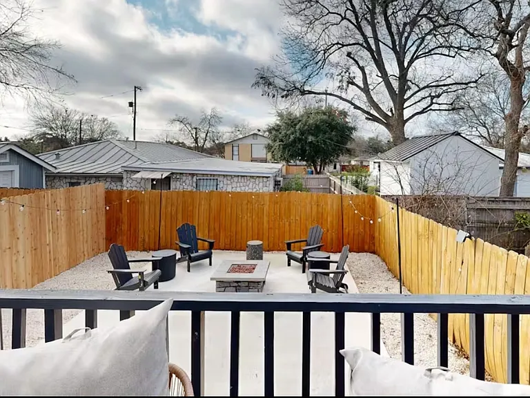 322 Andrews St #A — Photo 13