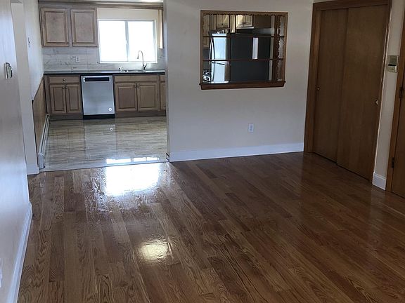 4th image of 47 South St