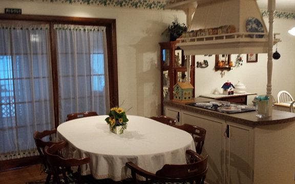 5th image of 1001 Woodland Dr
