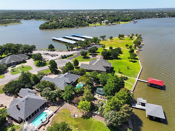 2nd image of 702 Pintail Ct