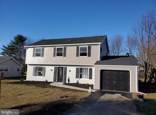 61 Belhurst Ln, Willingboro, NJ 08046
