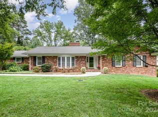 82 36th Ave NW, Hickory, NC 28601