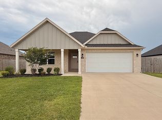 929 Arden St, Tontitown, AR 72762