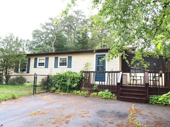 5924 Cedarcroft Dr, Mays Landing, NJ 08330