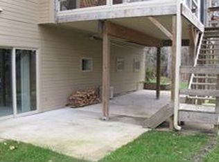 303 Cross Lake Dr, Fuquay Varina, NC 27526