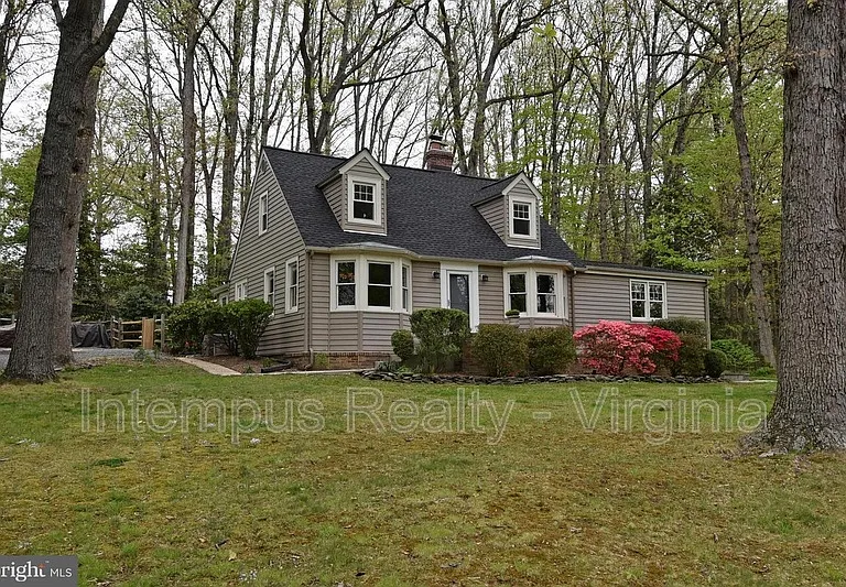 7104 Triad Way — Photo 1