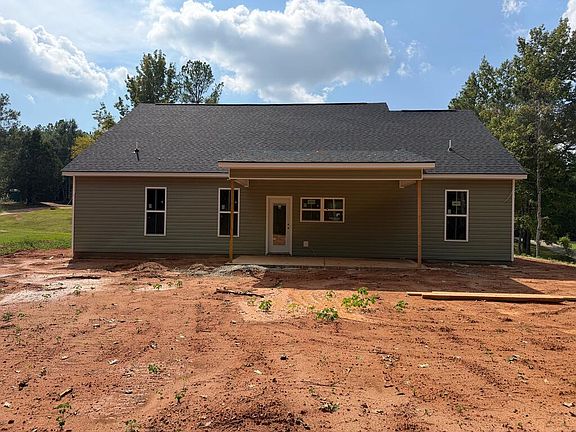 3rd image of 121 Lingold Rd