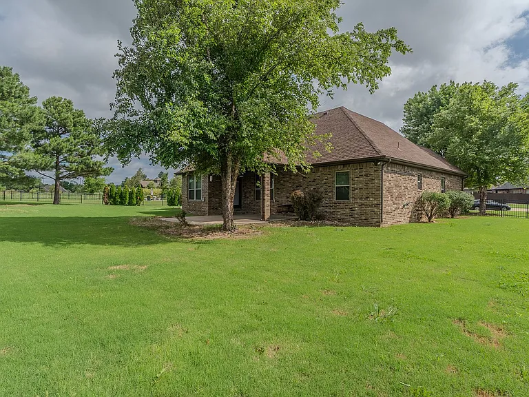 11049 Rausch Ct — Photo 35
