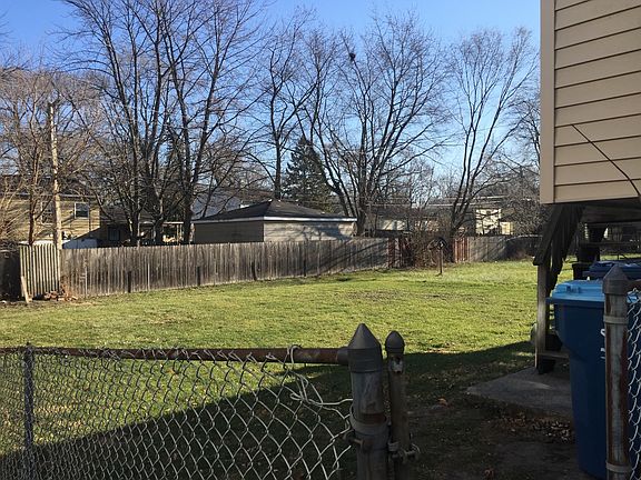 4th image of 21621 Jeffrey Ave