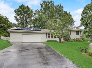 8605 Poplar Bridge Curv, Bloomington, MN 55437