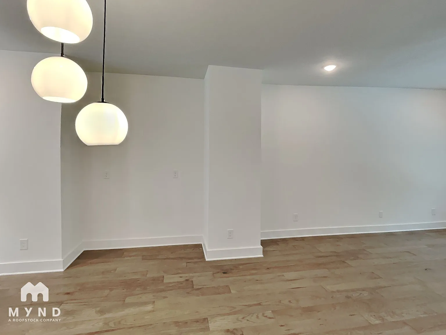 3 bed, 4.0 bath, 2100 sqft, $3,199 — Photo 3