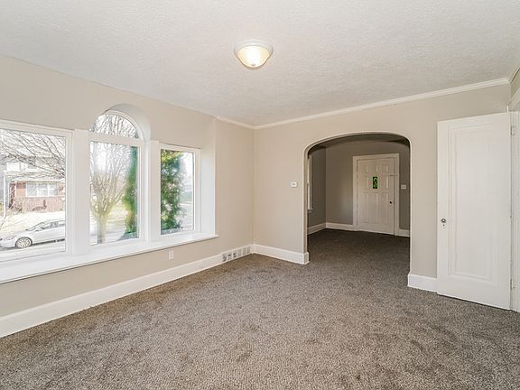 3rd image of 1420 Oakwood Ave