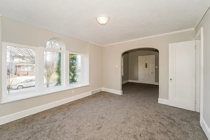 1420 Oakwood Ave — Photo 3