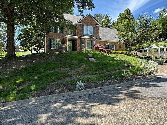 4th image of 106 Toni Ln