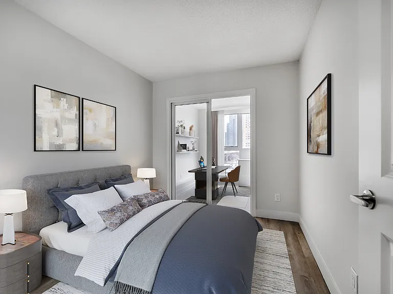 350 Queens Quay W — Photo 8