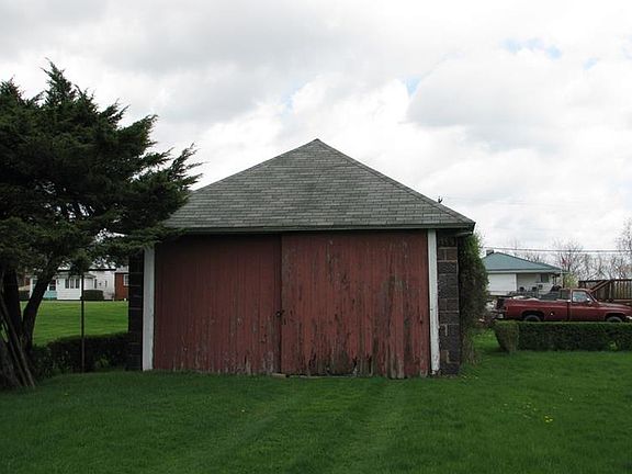 3rd image of 143 Homer St