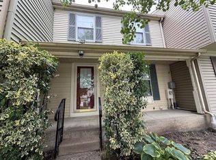 8 Greenleaf Rd, Parkville, MD 21234