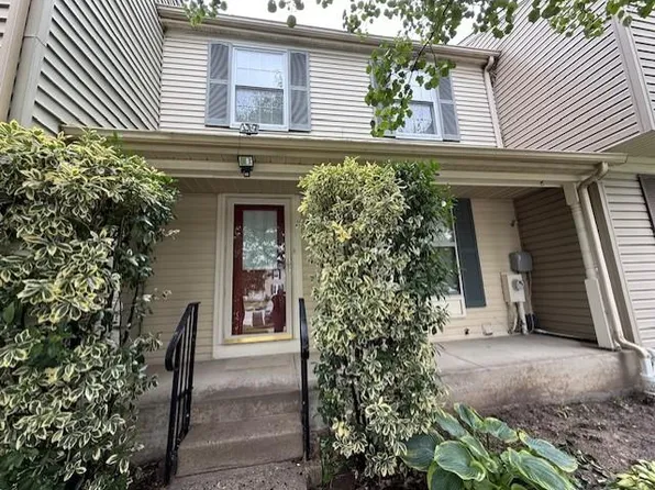 8 Greenleaf Rd, Parkville, MD 21234