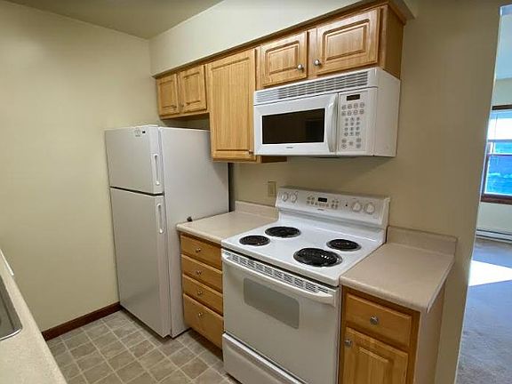 3rd image of 1949 Western Ave #501