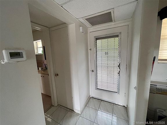 4th image of 2800 NE 203rd St #A19