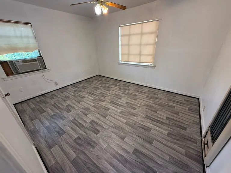 3214 Avenue T — Photo 8