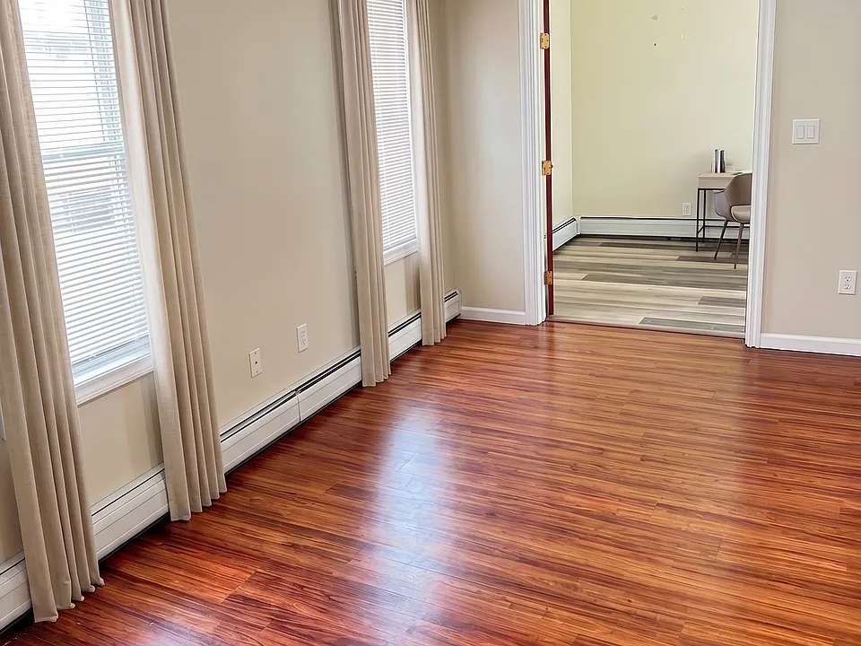 49 Bloomingdale Ave #3