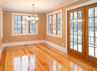 18 Pleasant St, Medfield, MA 02052