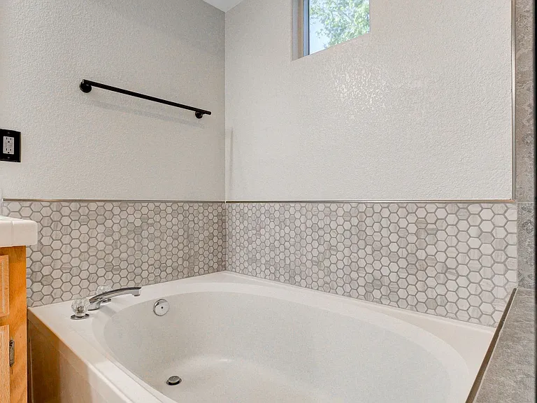 8621 Sierra Cima Ln — Photo 16