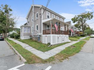 202 Penn Ave, Hawley, PA 18428