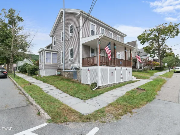 202 Penn Ave, Hawley, PA 18428