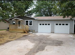 406 S Hickory St, McPherson, KS 67460