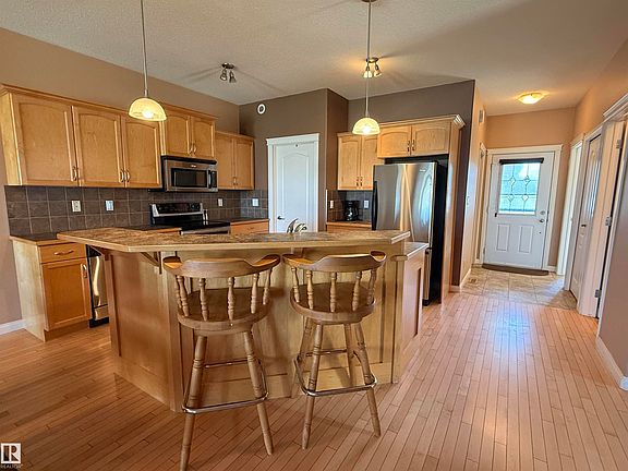 5th image of 3815 75th St
