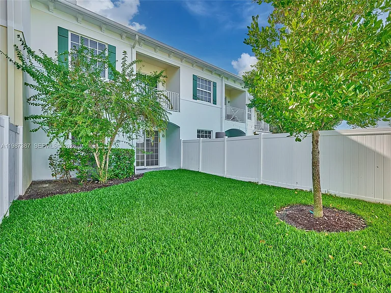 475 Ocean Ridge Way — Photo 4