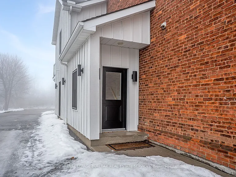 284 Wilson St E #201 — Photo 2
