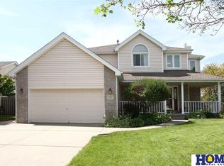 5011 Elk Ridge Rd, Lincoln, NE 68516