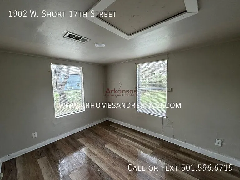 1902 W Short 17th St — Photo 6