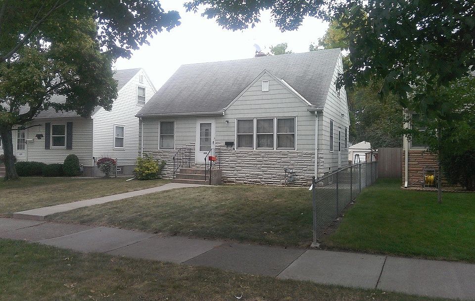 1st image of 835 6th Ave S