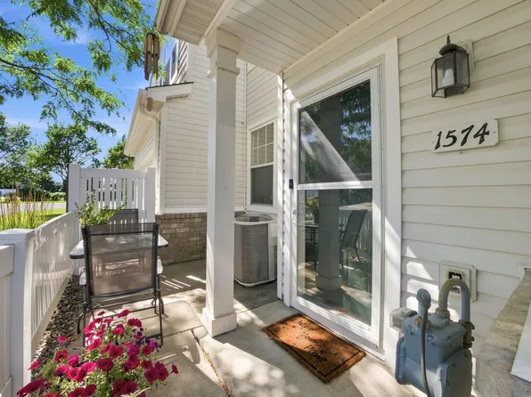 1574 Liberty Cir, Shakopee, MN 55379
