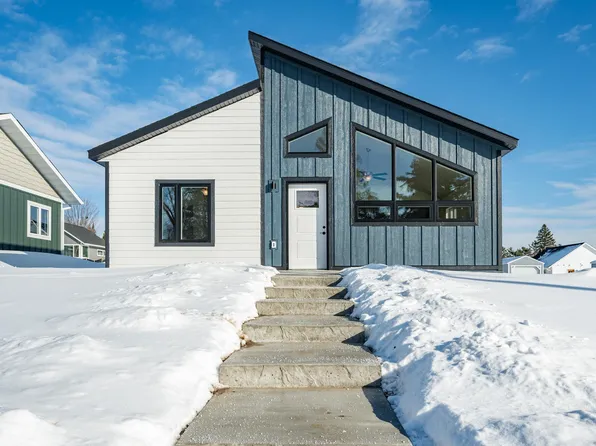 714 NW 8th Ave, Grand Rapids, MN 55744