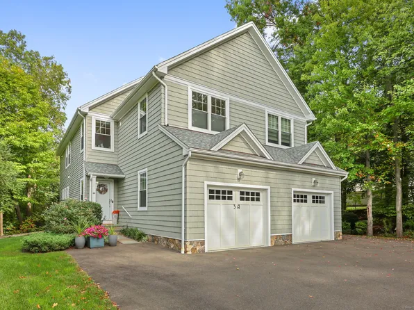 3 Caryns Way #A, Norwalk, CT 06851