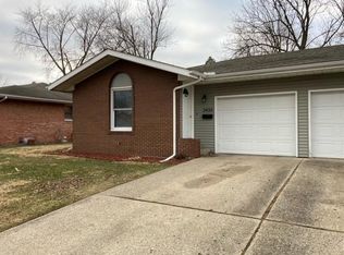 2433 Delaware Dr, Springfield, IL 62702