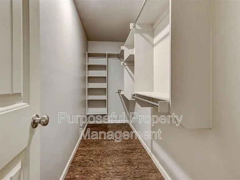 4313 Edinburg Way — Photo 27