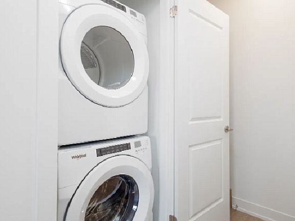 3rd image of 6227 Morse Ave #98