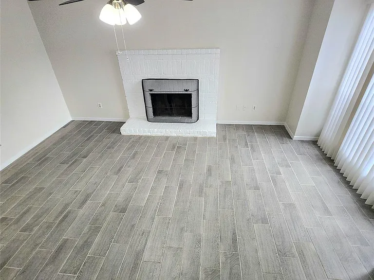 10047 Emerald Creek Dr — Photo 24