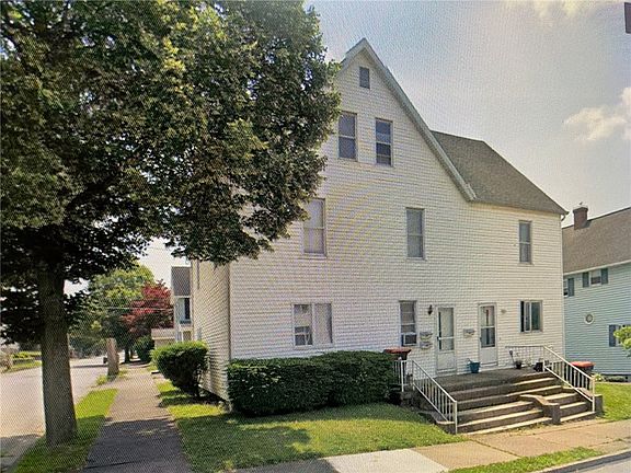 2nd image of 625 Spring St