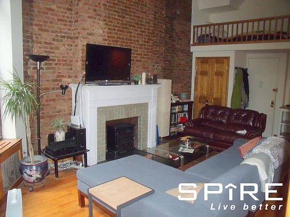 4th image of 113 W 74th St APT 1R