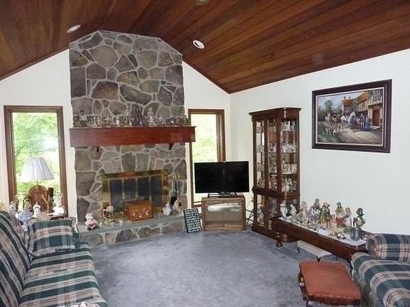 3rd image of 4244 Renole Dr