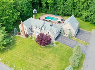73 Dublin Dr, Niskayuna, NY 12309