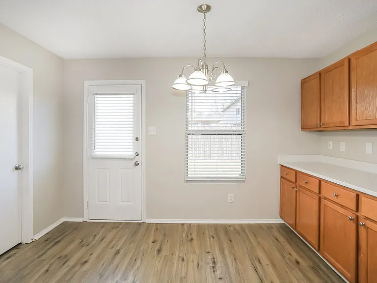 5209 Royal Burgess Dr — Photo 6